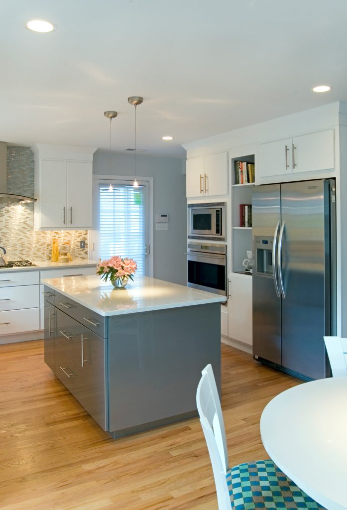 Crisp Modern Kitchen Renovation - Gardner/Fox Associates