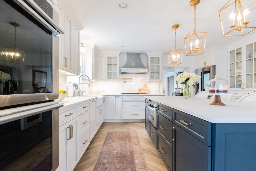 design modern contemporary-white eat-in kitchen renovation