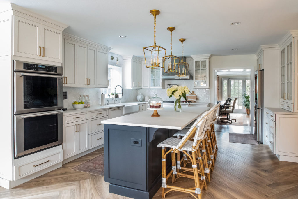 design modern contemporary-white eat-in kitchen renovation