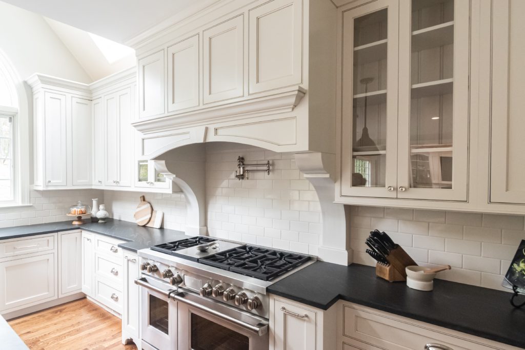 Traditional White Classic Custom Kitchen Range Hood