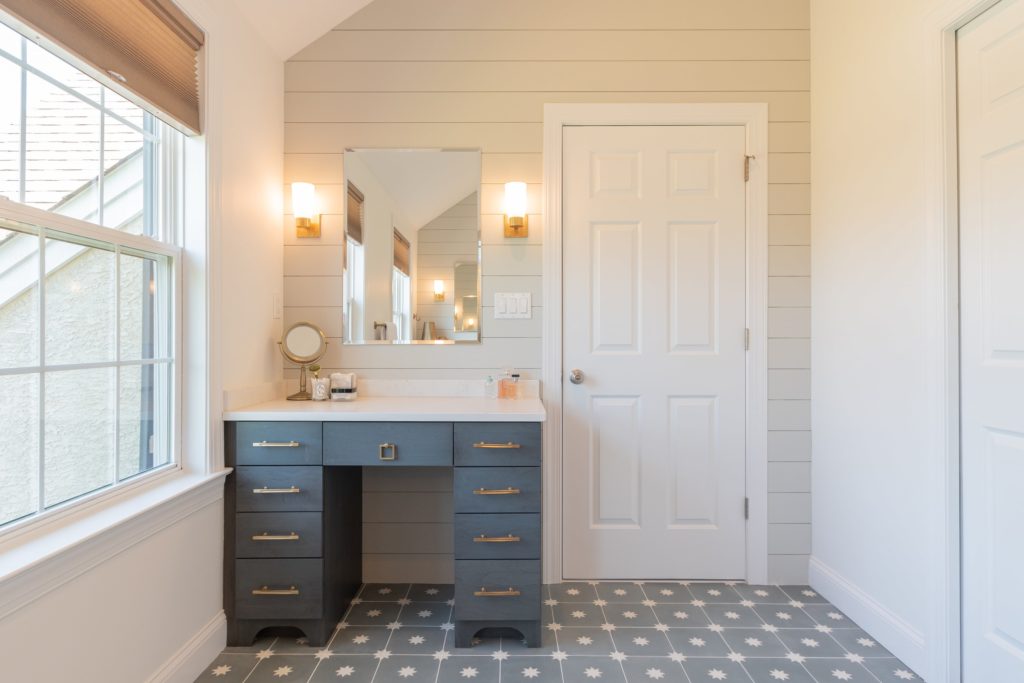 Farmhouse Rustic Master Bathroom Renovation