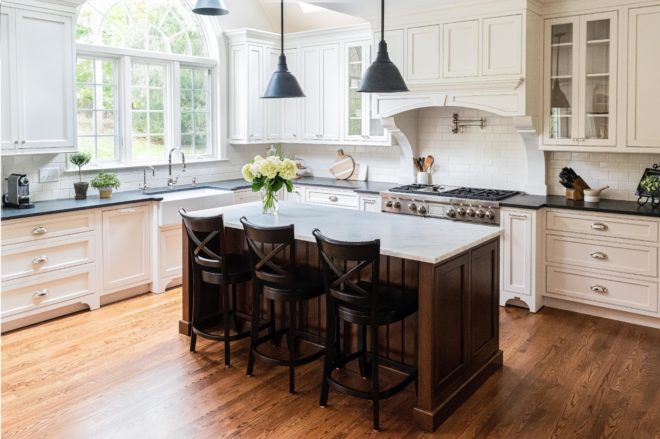 Traditional classic Custom White Kitchen Cabinetry